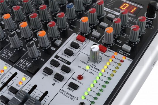 Behringer Xenyx X2222USB