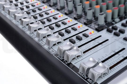 Behringer Xenyx QX2222USB